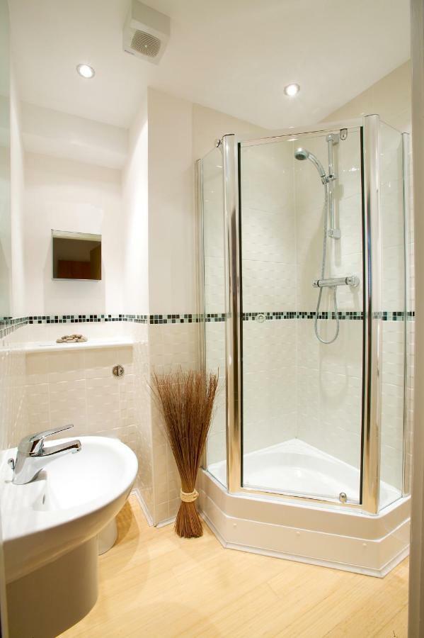 2 Bed 2 Bath At Pelican Hse In Newbury - Free Secure, Allocated Parking Εξωτερικό φωτογραφία