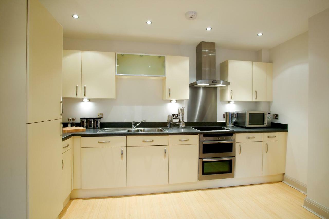 2 Bed 2 Bath At Pelican Hse In Newbury - Free Secure, Allocated Parking Εξωτερικό φωτογραφία