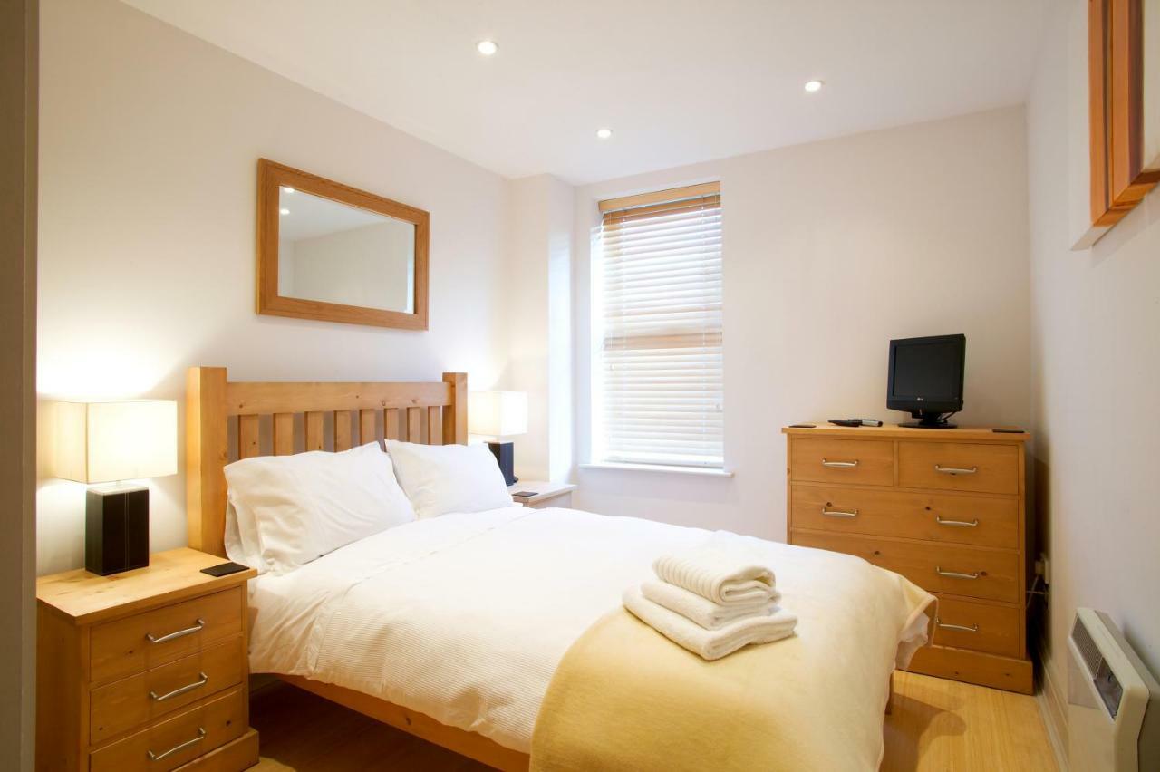 2 Bed 2 Bath At Pelican Hse In Newbury - Free Secure, Allocated Parking Εξωτερικό φωτογραφία
